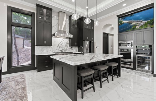 Sunrise Beach Haus | Lakefront Luxury 7 bed Home with Private Dock, Swim Spa on 13MM in Porto Cima