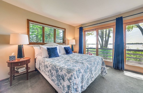 Cadillac Hütte | Lakefront Michigan Cottage w/Grill, Dock & Kayaks