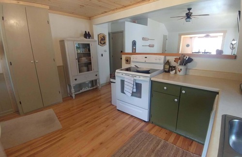 Ogemaw County Hütte | Lakefront Mökki: Family and pet-friendly fun with private lake access