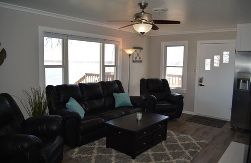 Pistakee Highlands Hütte | Seeufer, neu renoviert, ruhiger Zufluchtsort, kostenloser Wassersport