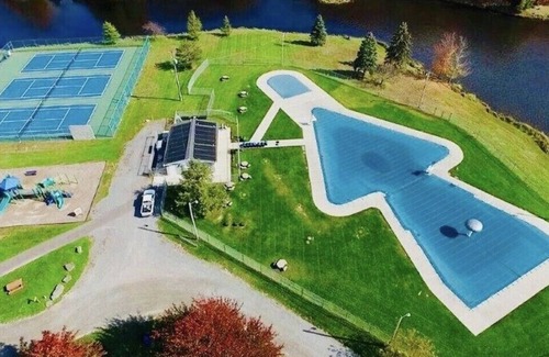 Pocono Lake Haus | Lakefront cottage, all amenities included.Game room,pool,beach.