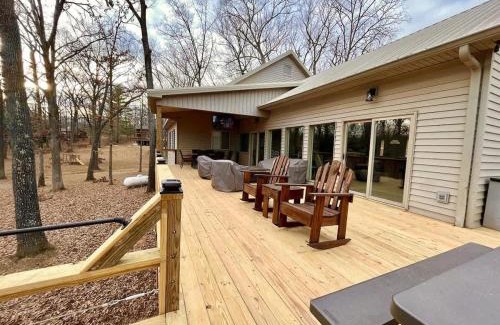 Cadiz Haus | Lakefront - Private Dock - Fishing & Swimming