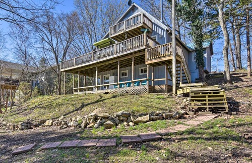 Emerald Beach Haus | Lakefront Table Rock Getaway with Private Swim Dock!