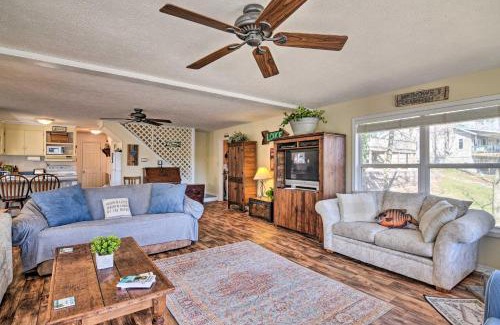 Emerald Beach Haus | Lakefront Table Rock Getaway with Private Swim Dock!