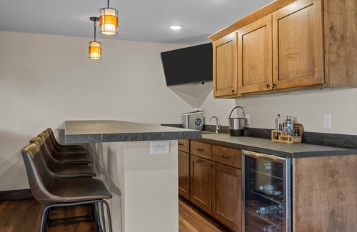 New Lisbon Haus | Lakehouse on Beach Lake, Wi Hot Tub and Screened in Porch near Castle Rock Lake