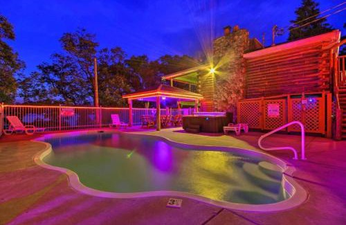 Sunrise Beach Haus | Lakehouse Wpools, Hottub, Dock, Sauna,playground