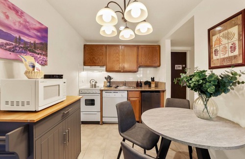 South Lake Tahoe Villa | Lakeland Village 2 Bed Condo w/ Pool View