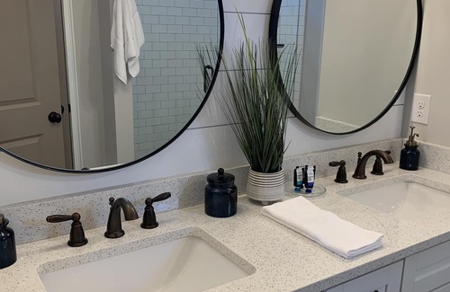 Acworth Haus | Fully Fenced & Fitted 4BR Near LakePoint Sports