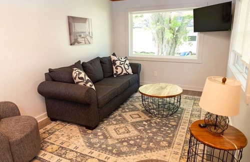 Madison-on-the-Lake Hütte | LakePointe Shores # 7 Welcoming 3-bedroom cottage in Madison on the Lake