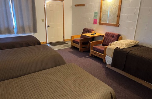 Baudette Hotel | Lakeroad Lodge Motel & Charters