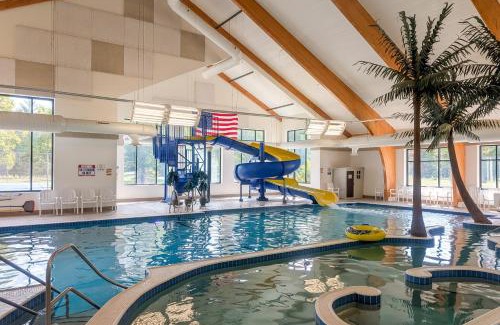 Elmira Haus | Lakes, Beaches, Pool, Golf, Trails Michigan Cabin