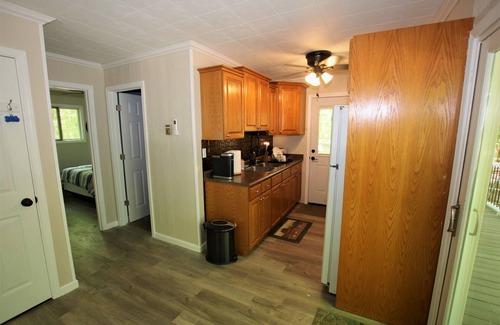 Elmira Kabine | Lakes of the North MI getaway