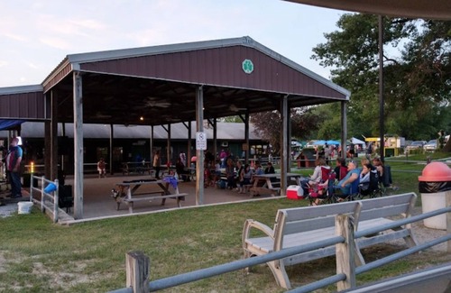 Portage Wohnmobilvermietung | Lakeshore Camping Glamping 238