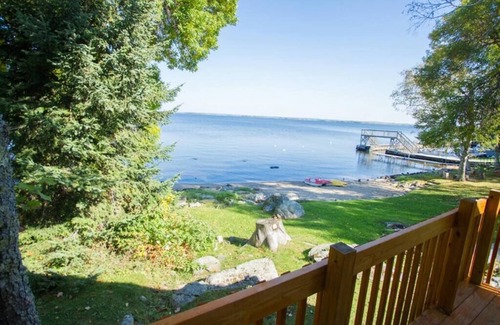 Ray Kabine | Lakeside 3 Bedroom Lazy Days Cabin on Kab