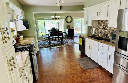 Wagoner Haus | Peaceful lakeside cabin minutes from a swimming beach and boat rental marina