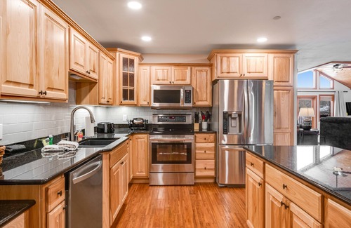 Arkdale Eigentumswohnung | Lakeside condo with scenic balcony overlooking replica of Augusta 16