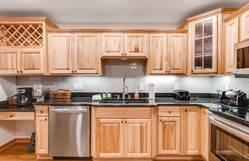 Arkdale Eigentumswohnung | Lakeside condo with scenic balcony overlooking replica of Augusta 16