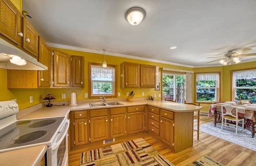 Stoddard Haus | Lakeside Escape - 4BR/2BA Retreat 2hrs from Boston