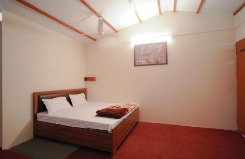 Amritpur Haus | lakeside huts at saikhola