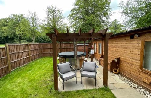North Wheatley Kabine | Lakeside Lodge 1, with Log burning Hot Tub