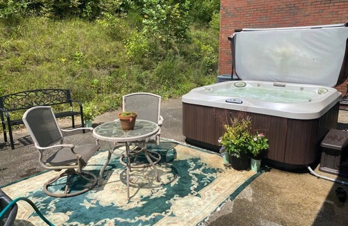 Franklin Kabine | Lakeside Lodge 3BR suite, Trails, Nature Paradise