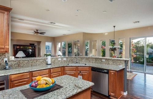 Balboa Way Haus | Lakeside Property mit Infinity-Pool und Whirlpool