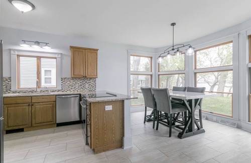 Lake Ripley Haus | Lakeside Retreat at Lake Ripley - Swimming, Dock, Kayaks, & PONTOON RENTAL