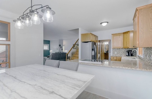 Lake Ripley Haus | Lakeside Retreat at Lake Ripley - Swimming, Dock, Kayaks, & PONTOON RENTAL