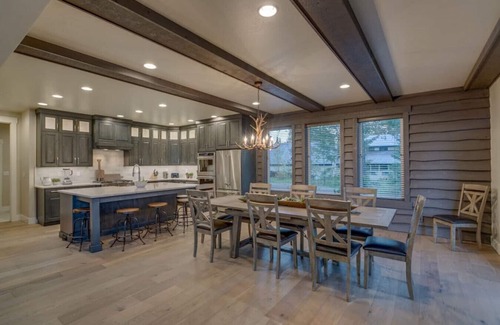 Tamarack Resort Kabine | Lakeside Retreat · Lake Front Paradise Cabin with Private Boat Dock