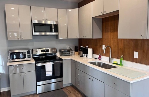 Franklin Kabine | LakeTrail Modern Cabin Apt / Hot tub (opt) LT5