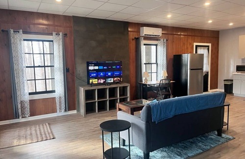 Franklin Kabine | LakeTrail Modern Cabin Apt / Hot tub (opt) LT5