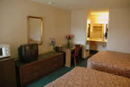 Willmar Hotel | Lakeview Inn