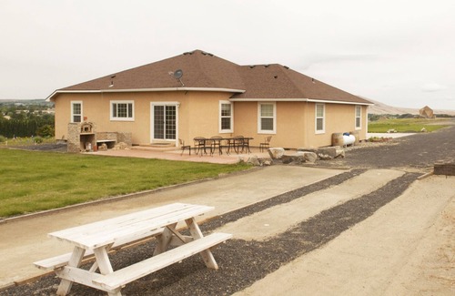 Benton City Haus | Laliik Iniit North - Versteck der Roten Berge zwischen den Reben.