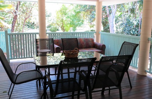 Arcadia Hütte | Lana's Cottage - Delightful, centrally located and spacious island cottage in tropical surrounds