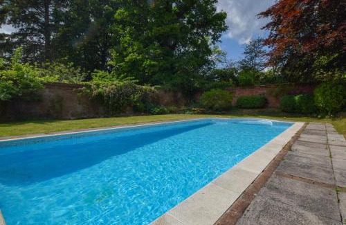 Woodfalls Haus | Landfords Cottage