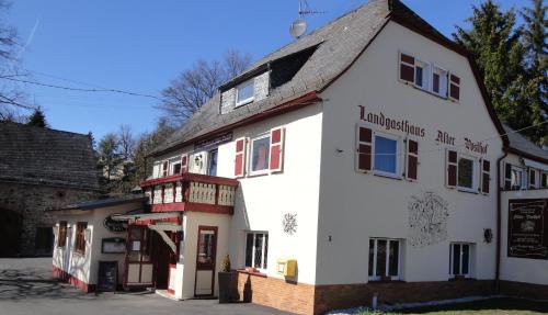 Halsenbach Haus | Landgasthaus Alter Posthof