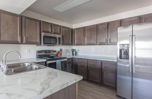 Broken Arrow Wohnung | Landing | Amazing 1BD, Game Room, Gym
