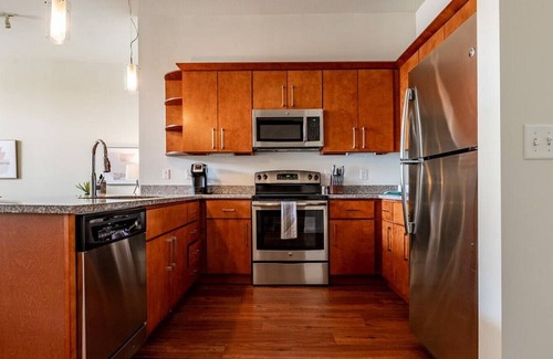 Lenexa Wohnung | Landing at Domain at City Center - 1 Bedroom in Downtown Lenexa