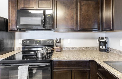 Magna Wohnung | Landing at Oquirrh Hills - 1 Bedroom in Downtown Magna