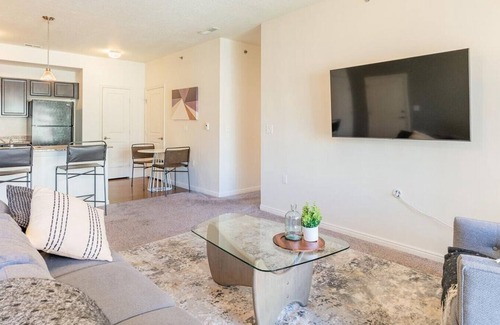 Pleasant Grove Wohnung | Landing at Viewpointe - 2 Bedrooms in Downtown Pleasant Grove