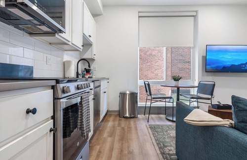 University City Wohnung | Landing | Chic 1BD, Gym