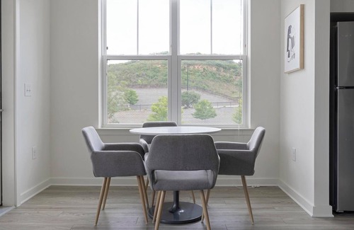 Mableton Wohnung | Landing | Incredible 2BD, Pool, Rooftop Lounge