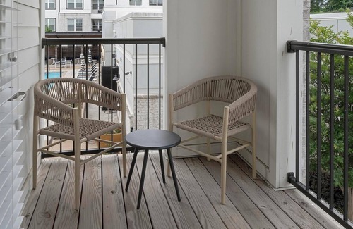 Mableton Wohnung | Landing | Incredible 2BD, Pool, Rooftop Lounge