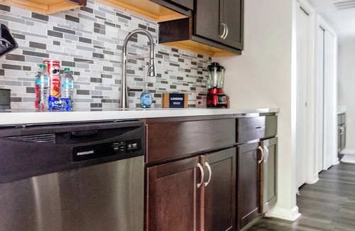 Indianapolis Wohnung | Landing | Incredible 1BD, Game Room, Pool