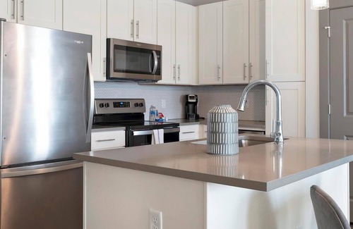 Florida Central Atlantic Coast Wohnung | Landing | Modern 2BD, Gym, Pool