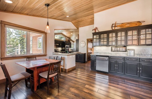 Meeks Bay Haus | Lands End at Meeks Bay by Tahoe Getaways - Pet Friendly Monthly Lease