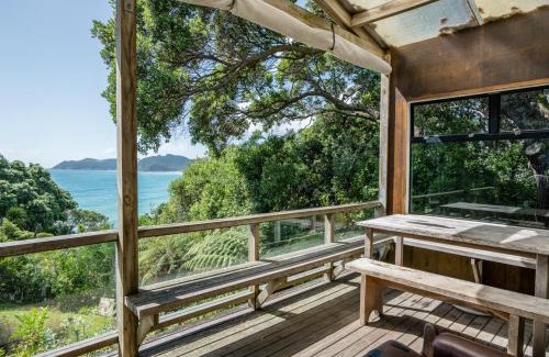 Langs Beach Haus | Langs Hideaway - Langs Beach Holiday Home