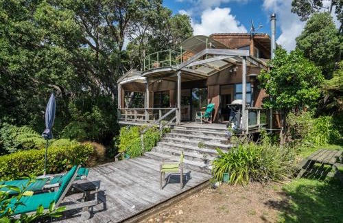 Langs Beach Haus | Langs Hideaway - Langs Beach Holiday Home