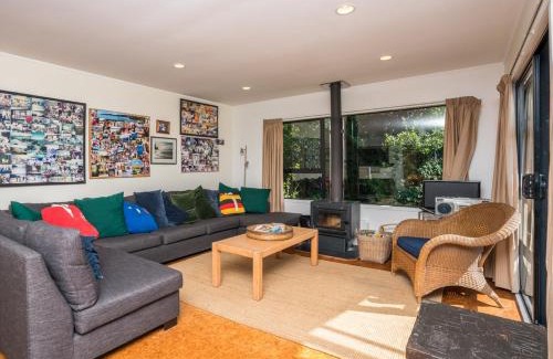 Langs Beach Haus | Langs Hideaway - Langs Beach Holiday Home