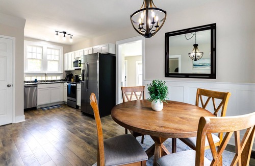 Lansing Haus | Lansing Game House 3 bed/2 bath